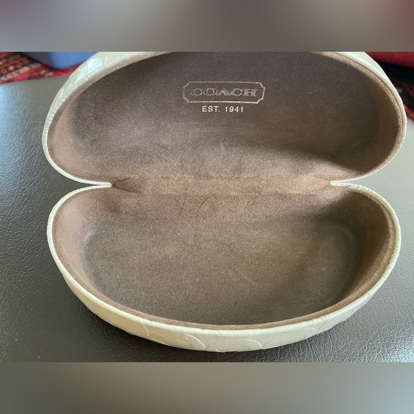 Coach - Clamshell Sunglass Case - Picture 2 of 5